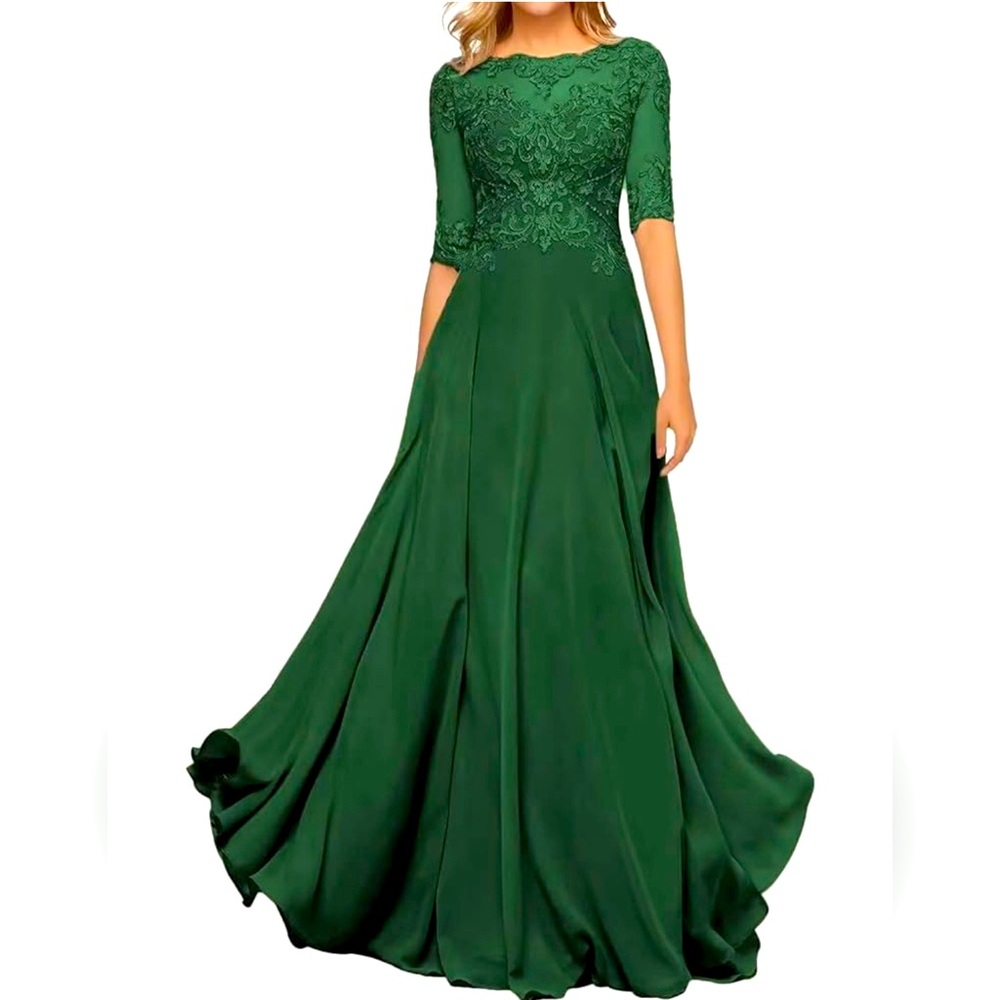 Brand New! Never Worn! Formal Emerald Green dress size 14.